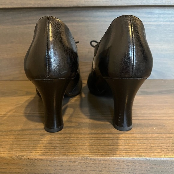 Naturalizer Vintage Shoe - Picture 9 of 13